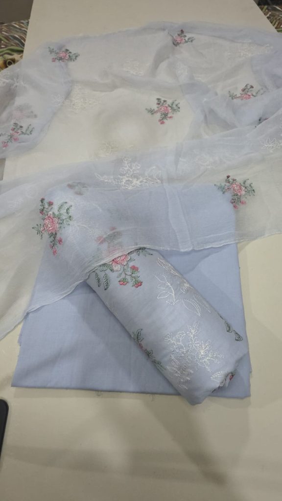 Bareeze 3 piece lawn suit