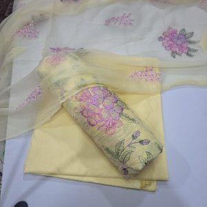 Bareeze 3 piece lawn suit